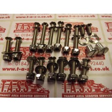 LAMBRETTA FLOOR CHANNEL FRONT FIXING KIT S3/GP